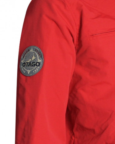 Ecusson cousu sur la manche droite du blouson Storm Otago rouge pour homme